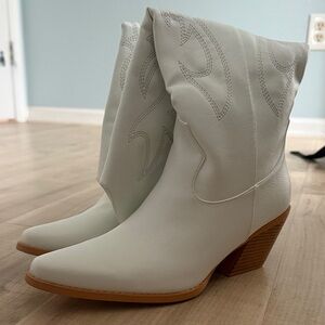 Elegant White Western Boots